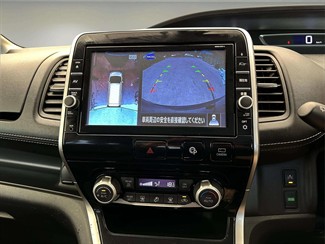 2019 Nissan Serena - Thumbnail