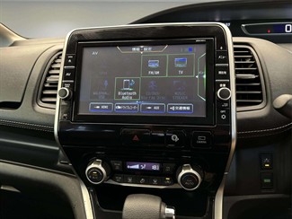 2019 Nissan Serena - Thumbnail