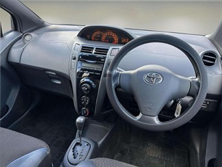 2007 Toyota Vitz - Thumbnail