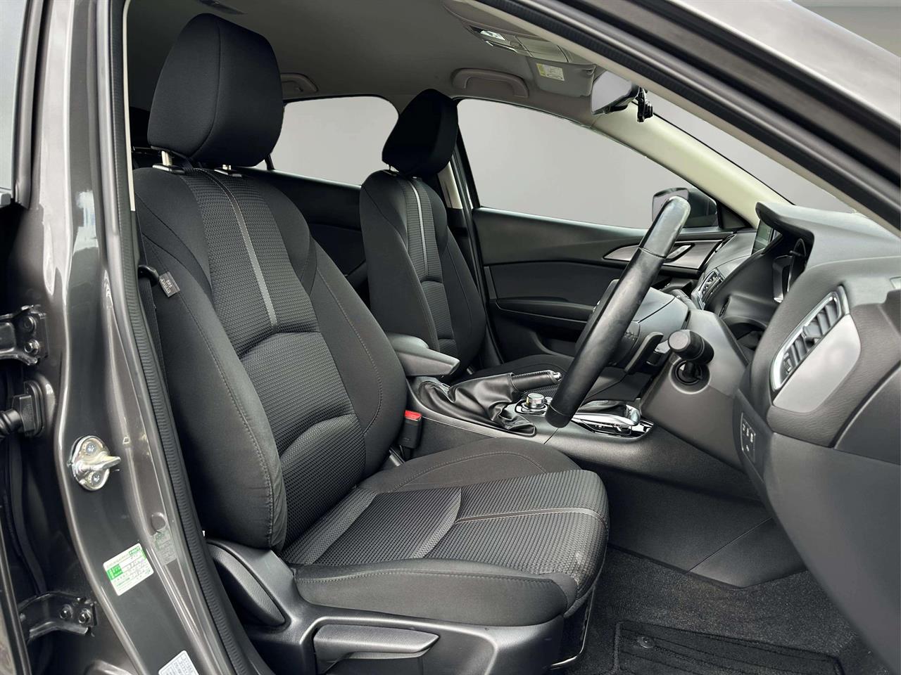 2018 Mazda Axela
