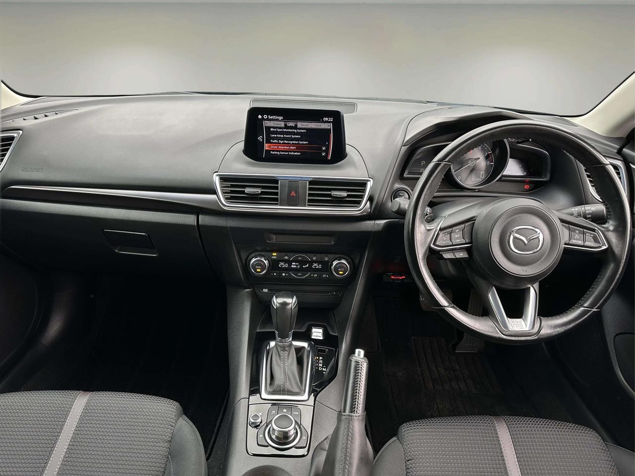 2018 Mazda Axela