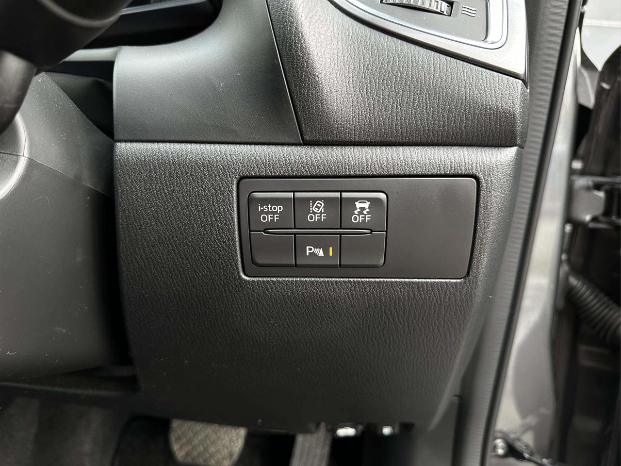 2018 Mazda Axela