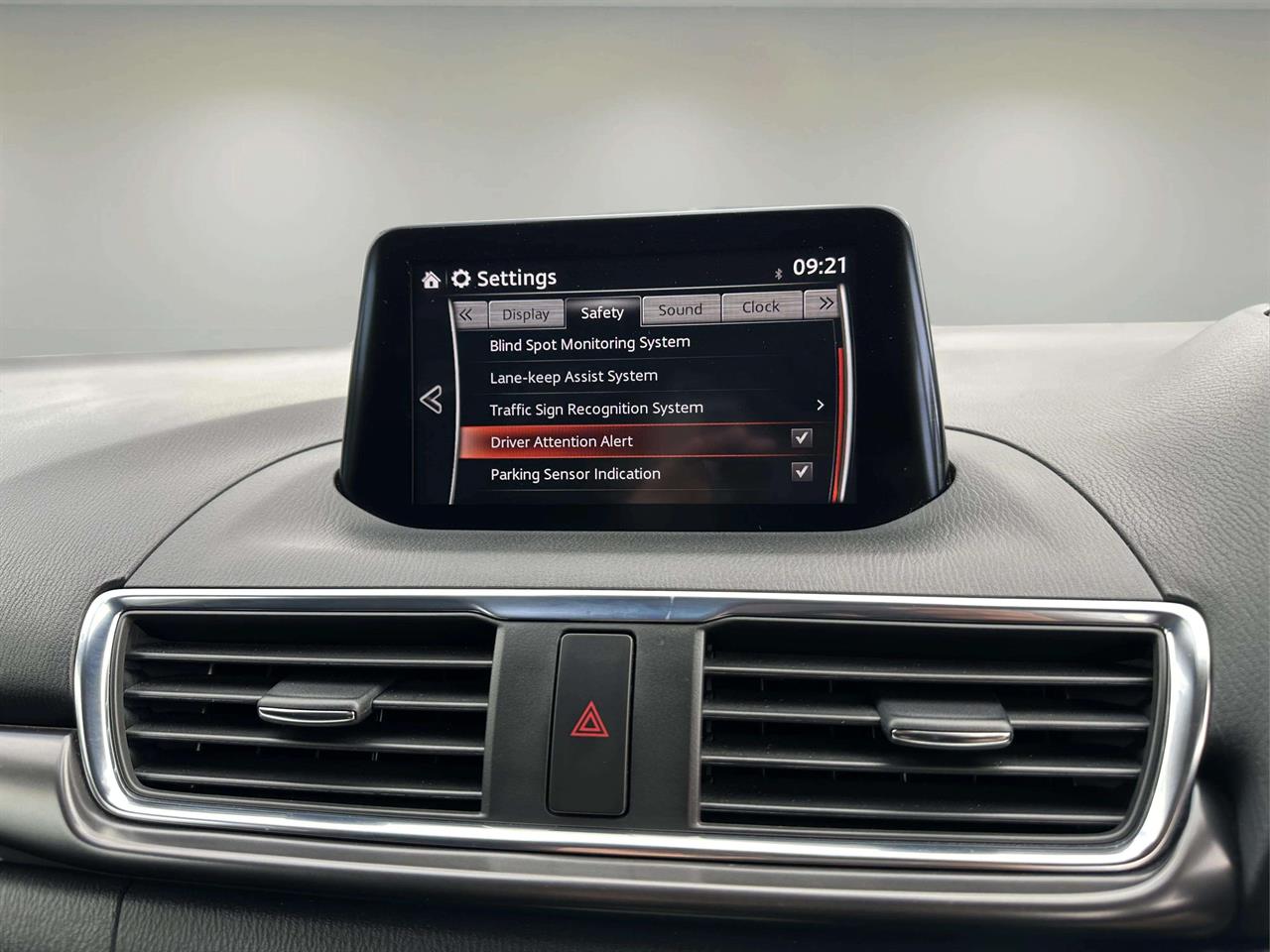 2018 Mazda Axela