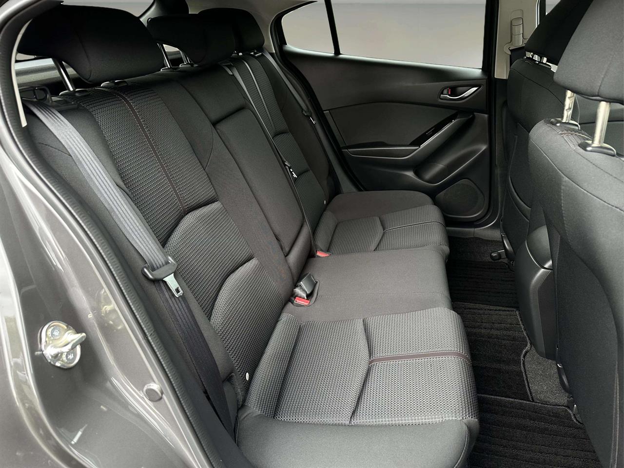 2018 Mazda Axela