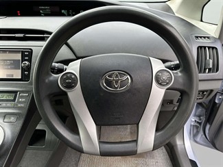 2010 Toyota Prius - Thumbnail