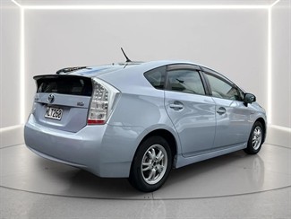 2010 Toyota Prius - Thumbnail