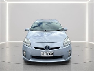 2010 Toyota Prius - Thumbnail