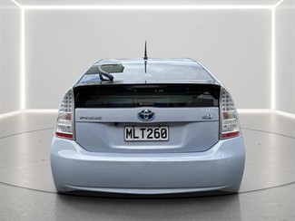 2010 Toyota Prius - Thumbnail