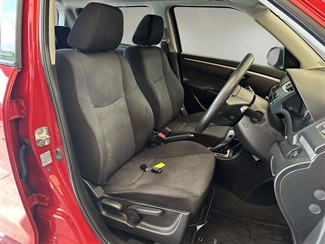 2010 Suzuki SWIFT - Thumbnail