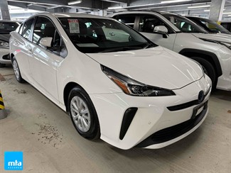 2021 Toyota Prius - Thumbnail