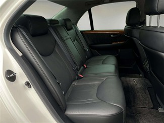 2001 Toyota Celsior - Thumbnail