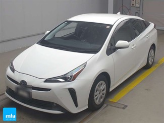 2021 Toyota Prius - Thumbnail