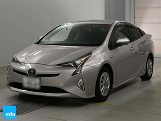 2017 Toyota Prius - Thumbnail