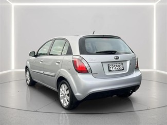 2010 Kia Rio - Thumbnail