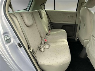 2010 Toyota Vitz - Thumbnail