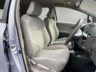 2010 Toyota Vitz - Thumbnail