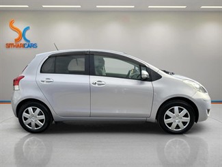 2010 Toyota Vitz - Thumbnail