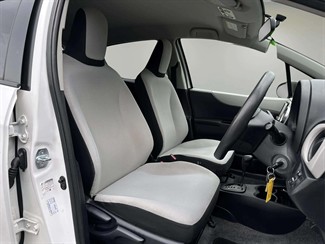 2012 Toyota Vitz - Thumbnail