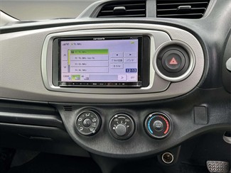 2012 Toyota Vitz - Thumbnail