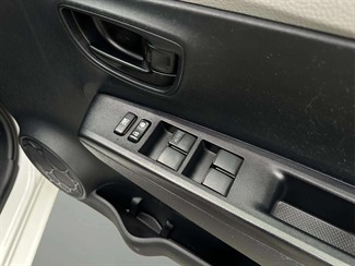 2012 Toyota Vitz - Thumbnail