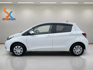 2012 Toyota Vitz - Thumbnail