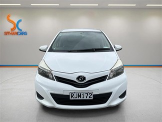 2012 Toyota Vitz - Thumbnail