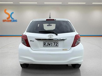2012 Toyota Vitz - Thumbnail