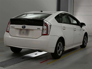 2015 Toyota Prius - Thumbnail