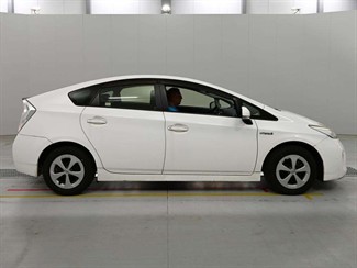2015 Toyota Prius - Thumbnail