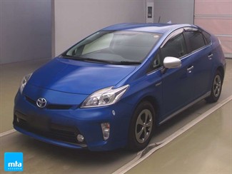 2014 Toyota Prius - Thumbnail