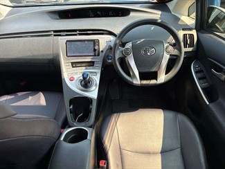 2014 Toyota Prius - Thumbnail