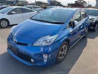 2014 Toyota Prius - Thumbnail