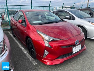 2016 Toyota Prius - Thumbnail