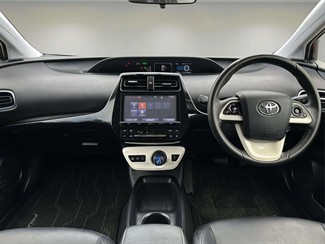 2016 Toyota Prius - Thumbnail