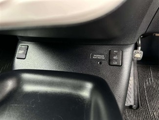 2016 Toyota Prius - Thumbnail