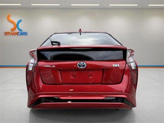 2016 Toyota Prius - Thumbnail