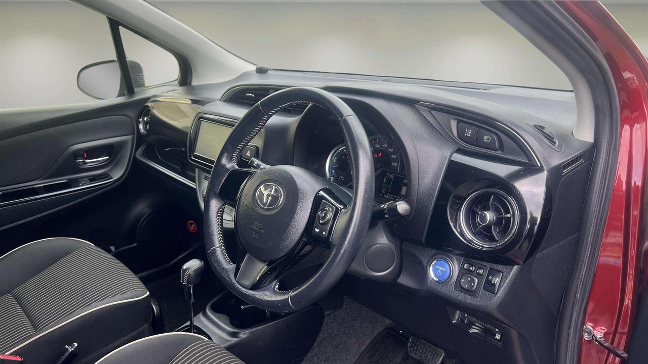 2017 Toyota Vitz