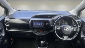 2017 Toyota Vitz - Thumbnail