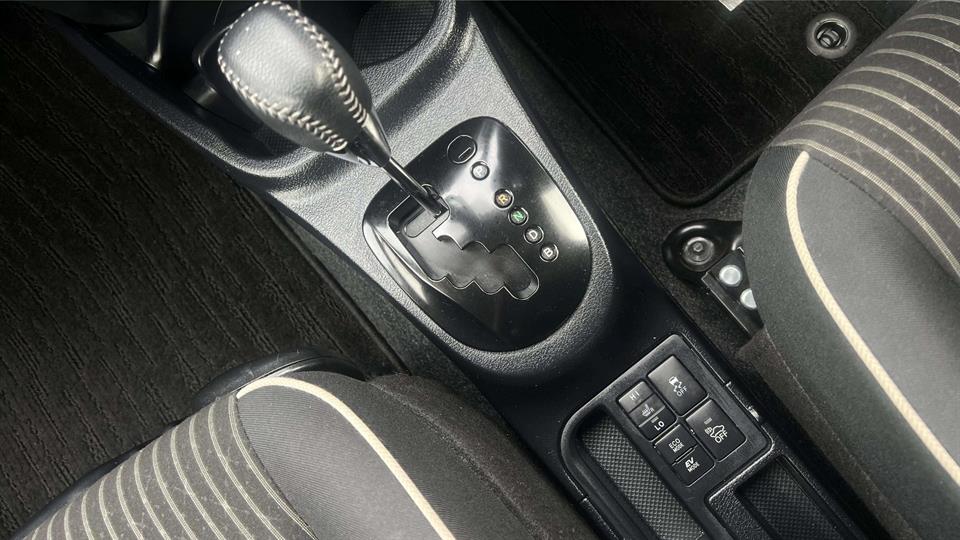 2017 Toyota Vitz