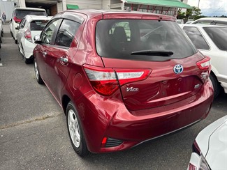 2017 Toyota Vitz - Thumbnail