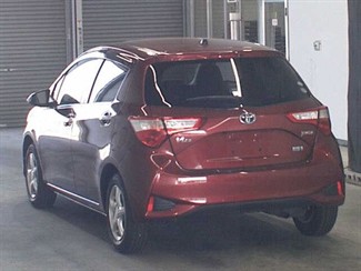 2017 Toyota Vitz - Thumbnail
