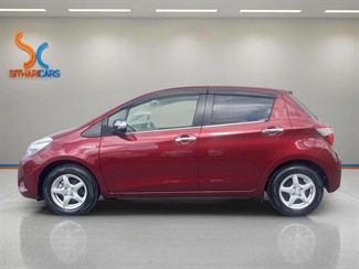 2017 Toyota Vitz - Thumbnail
