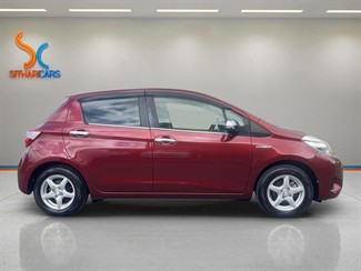 2017 Toyota Vitz - Thumbnail