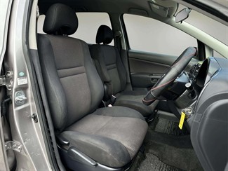 2006 Toyota WISH - Thumbnail