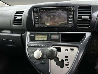 2006 Toyota WISH - Thumbnail