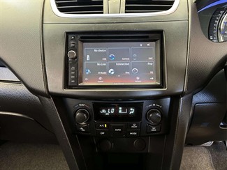 2015 Suzuki SWIFT - Thumbnail