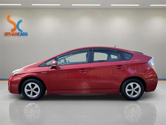 2015 Toyota Prius - Thumbnail