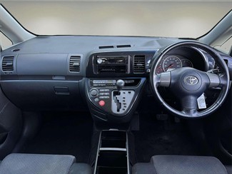 2004 Toyota WISH - Thumbnail