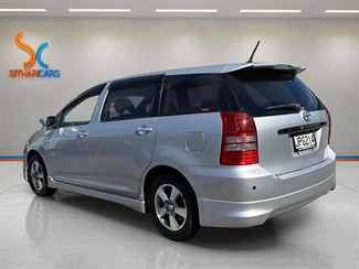 2004 Toyota WISH - Thumbnail