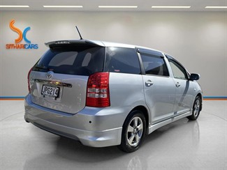 2004 Toyota WISH - Thumbnail